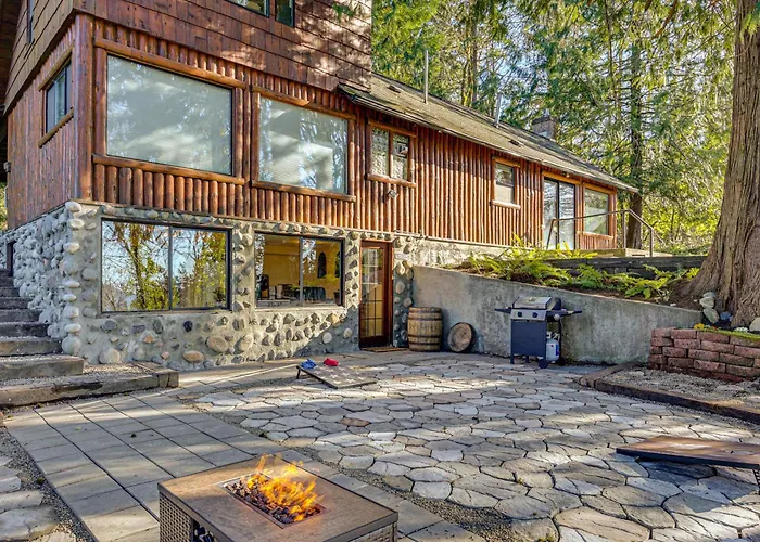 Walk To Beach! Scenic 'Wine Studio' In Gig Harbor