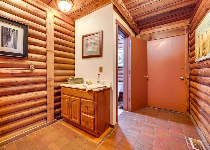 Gig Harbor Log Estate W/ Classic Cars & Game Room!