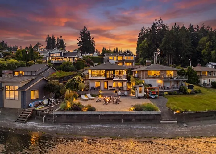 Luxury Waterfront Home Walk To Downtown Gig Harbor
