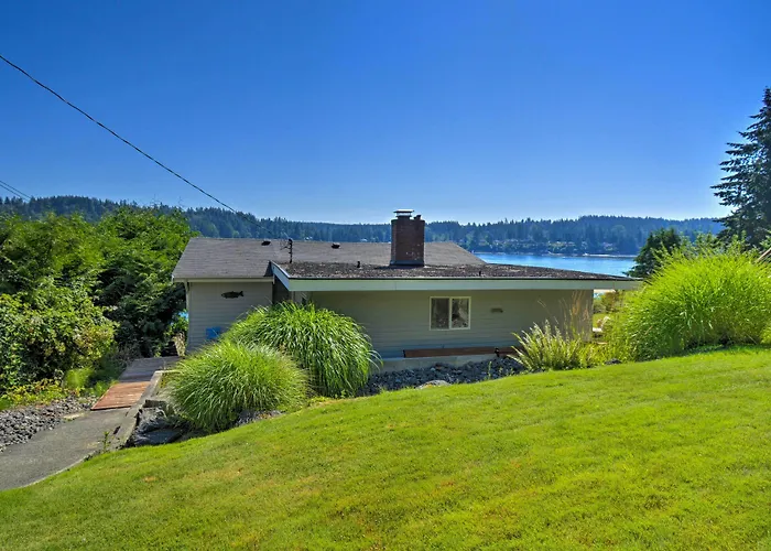 Waterfront Gig Harbor Home W/ Furnished Deck